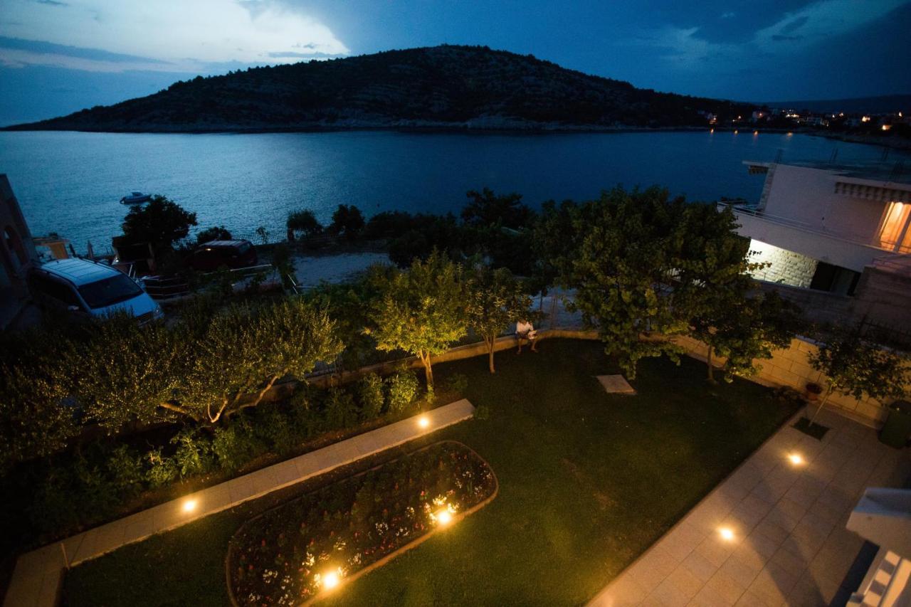 Apartments By The Sea Razanj, Rogoznica - 7484 Екстериор снимка