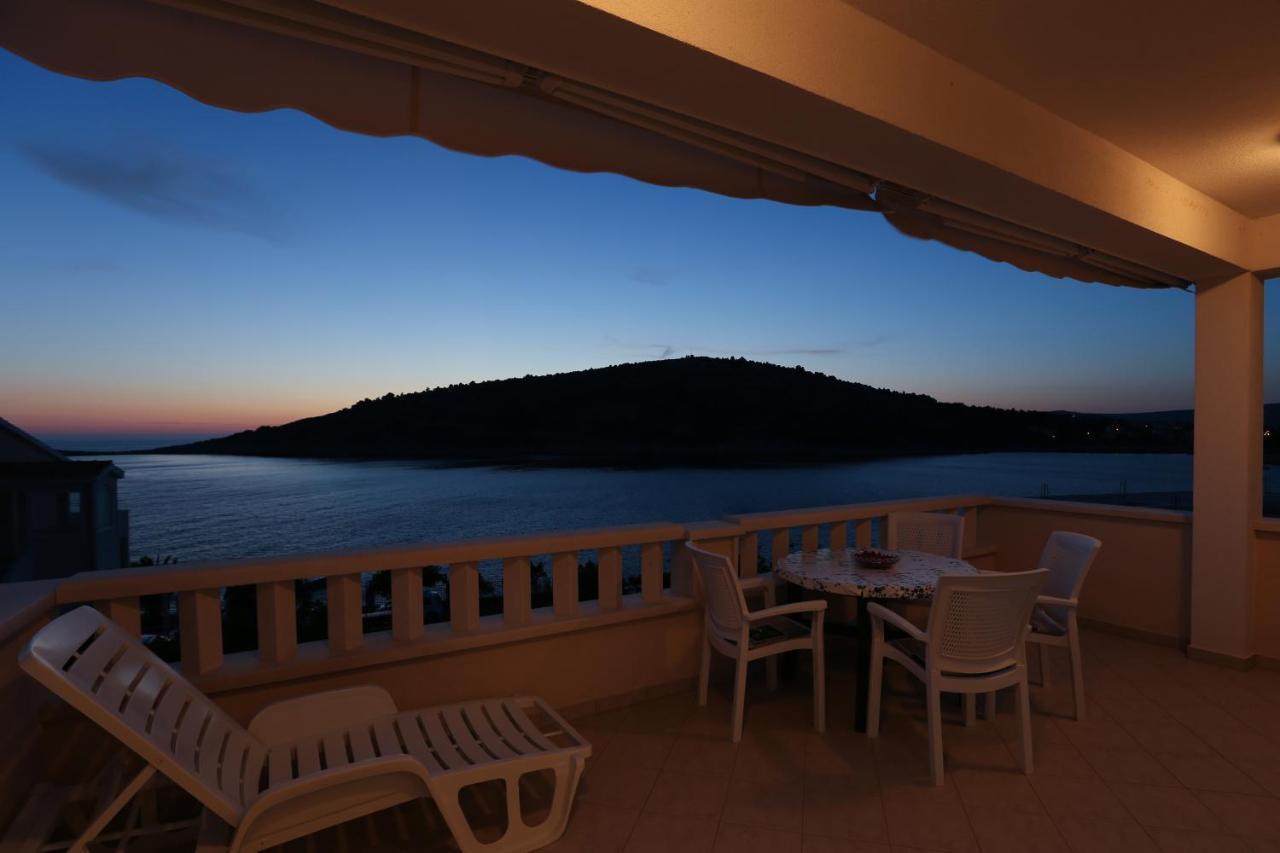 Apartments By The Sea Razanj, Rogoznica - 7484 Екстериор снимка