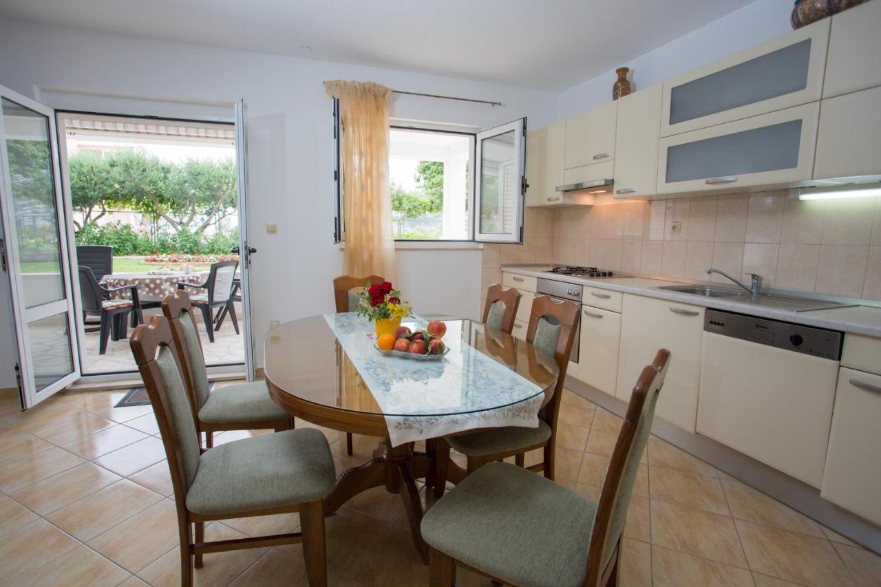 Apartments By The Sea Razanj, Rogoznica - 7484 Екстериор снимка