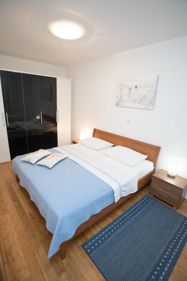 Apartments By The Sea Razanj, Rogoznica - 7484 Екстериор снимка