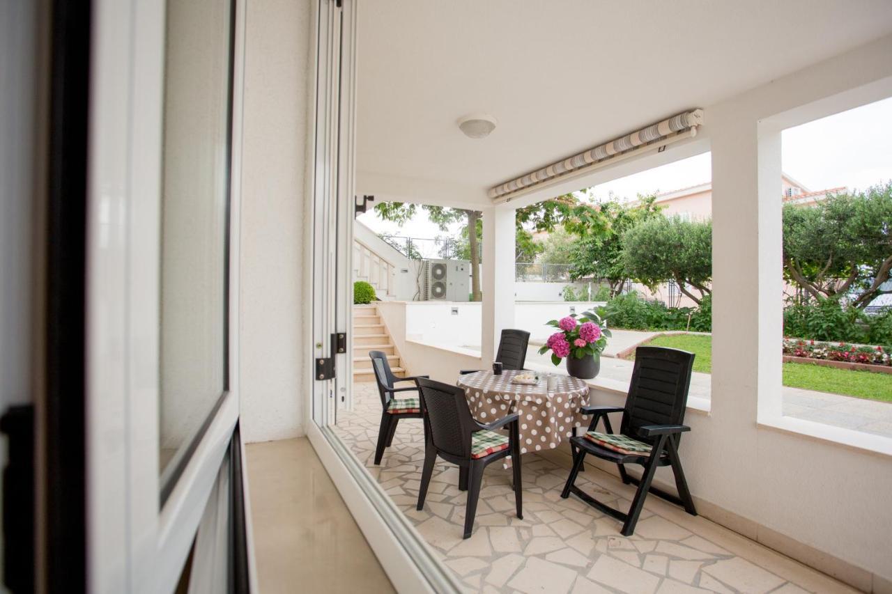 Apartments By The Sea Razanj, Rogoznica - 7484 Екстериор снимка